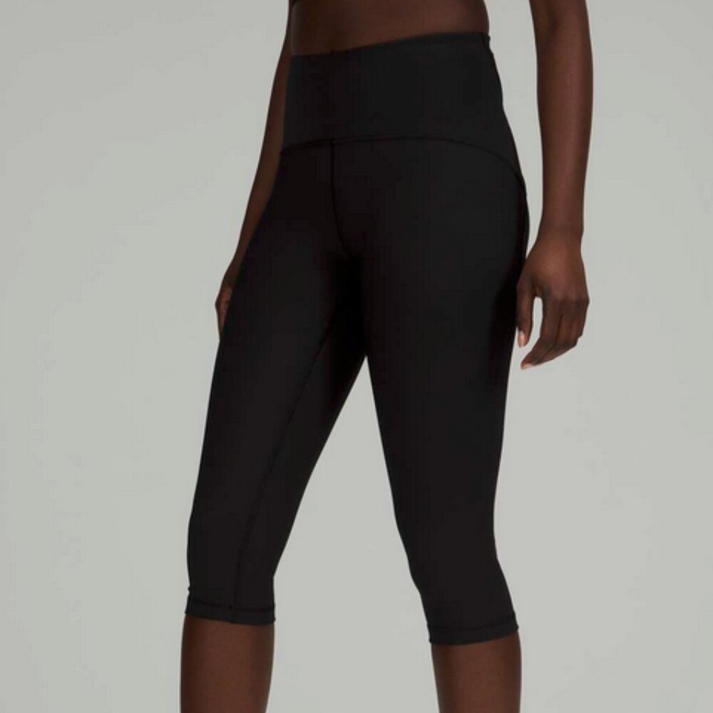 EUC  Lululemon ribbed cropped leggings. worn twice.